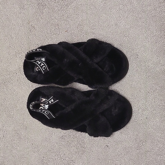 Madden NYC Faux Fur slippers - Picture 1 of 4